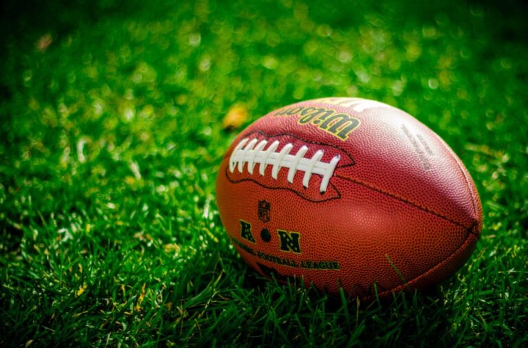 Campbell gives Lions game ball to broadcaster Miller